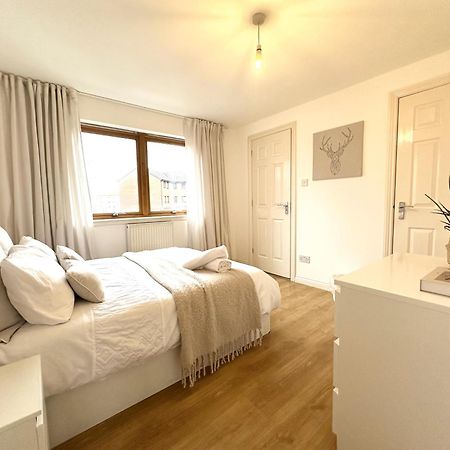 Private Room With En-Suite And Parking In Shared Flat Glasgow Eksteriør billede