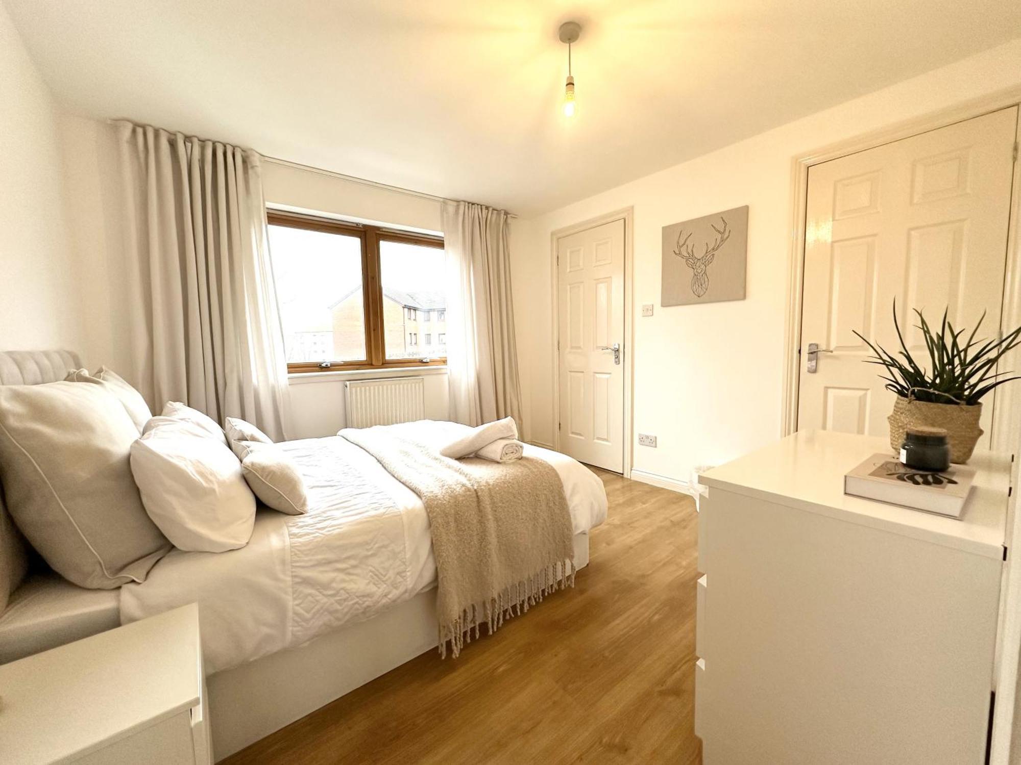 Private Room With En-Suite And Parking In Shared Flat Glasgow Eksteriør billede